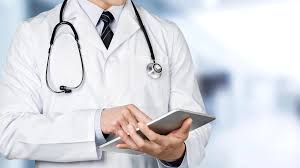 “Мамо, я більше не хочу бути медиком” – новий лідер у перегонах між факультетами УжНУ!