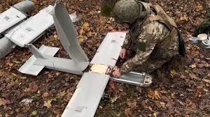 Збирали звідусіль: російський дрон «Молнія-2Р» зсередини